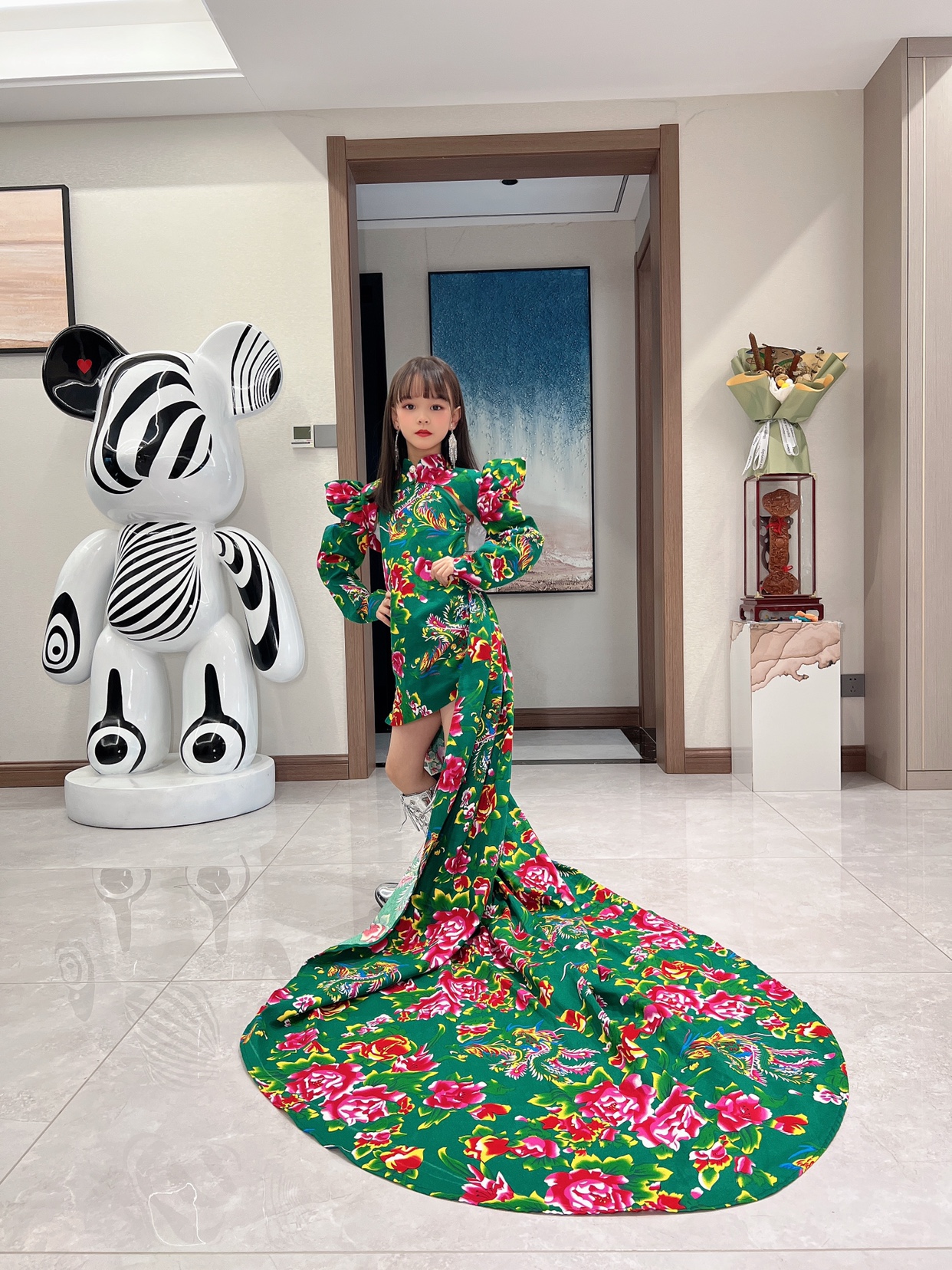 新款国潮风东北大花女童拍照走秀演出服龙年新年儿童模特演出服