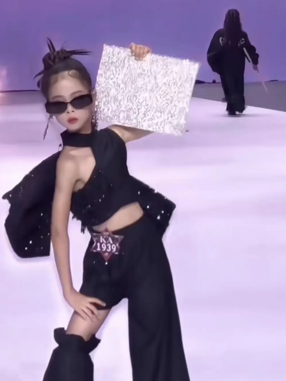 女童黑色T台模特走秀儿童港风PK车模CP机车演出服潮服礼服