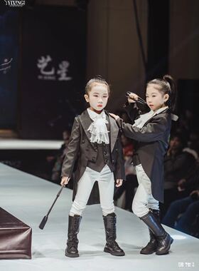 儿童新款个性男女童走秀团体服装表演演出模特马术服黑色西服