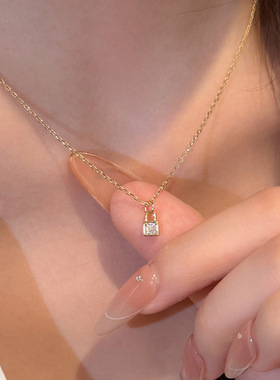 新款S925银精致小锁头单钻吊坠项