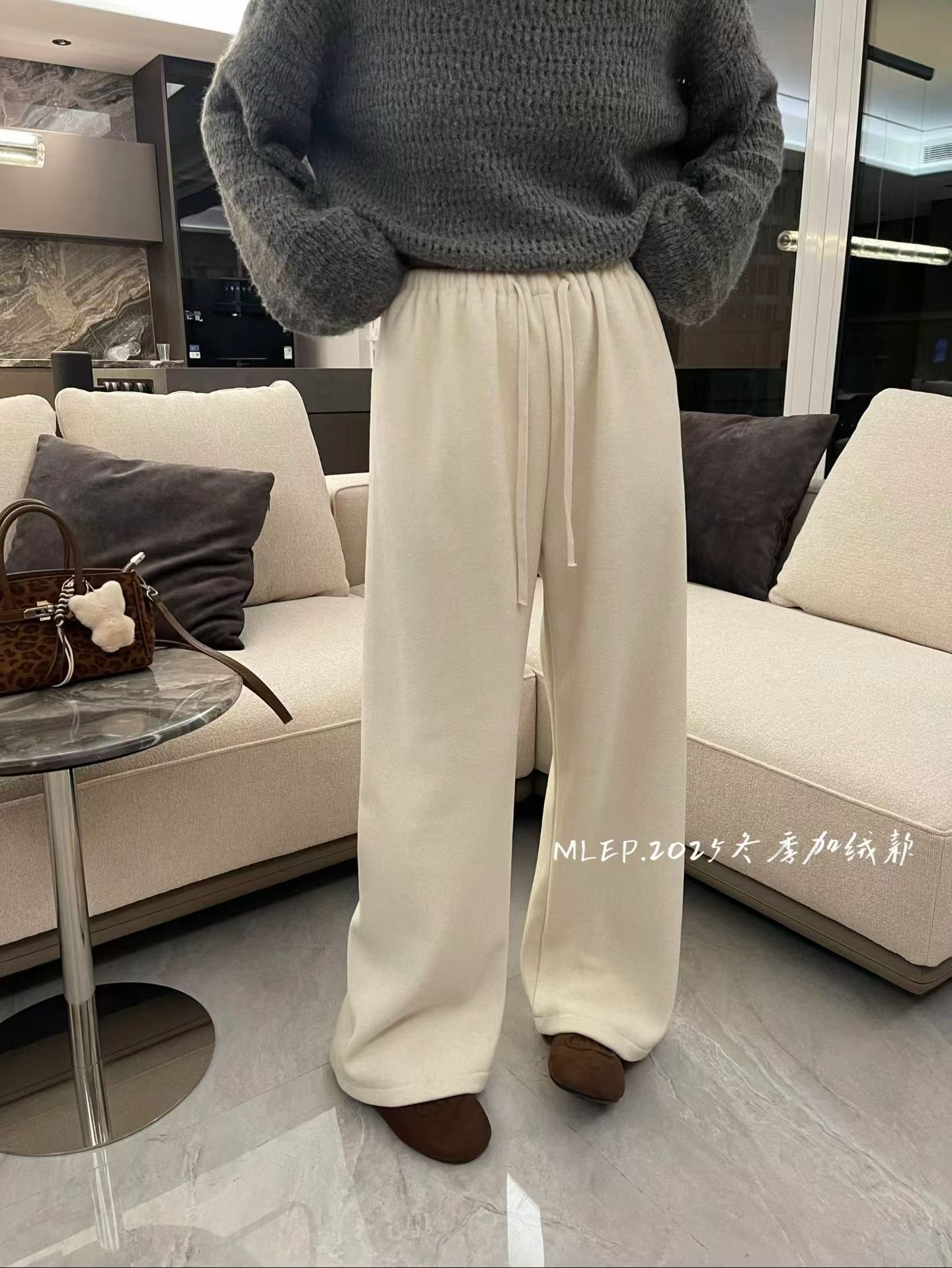 松紧高腰窄版直筒休闲运动裤女秋冬季2025新款薄绒百搭长裤子