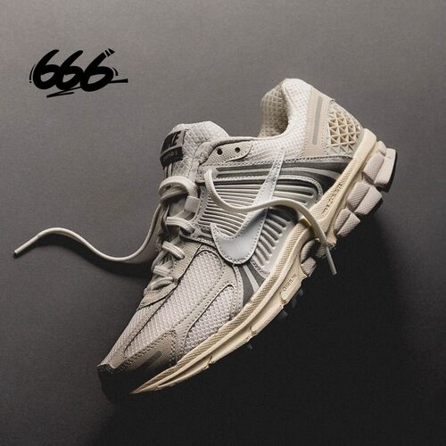 Nike/耐克 Zoom Vomero 5 灰黄舒适缓震透气潮流跑鞋FJ7694-020