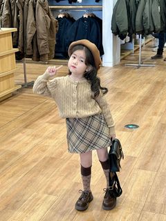 一禾kids2024春季新款女童格子裙带里裤防走光半身裙女童针织毛衣