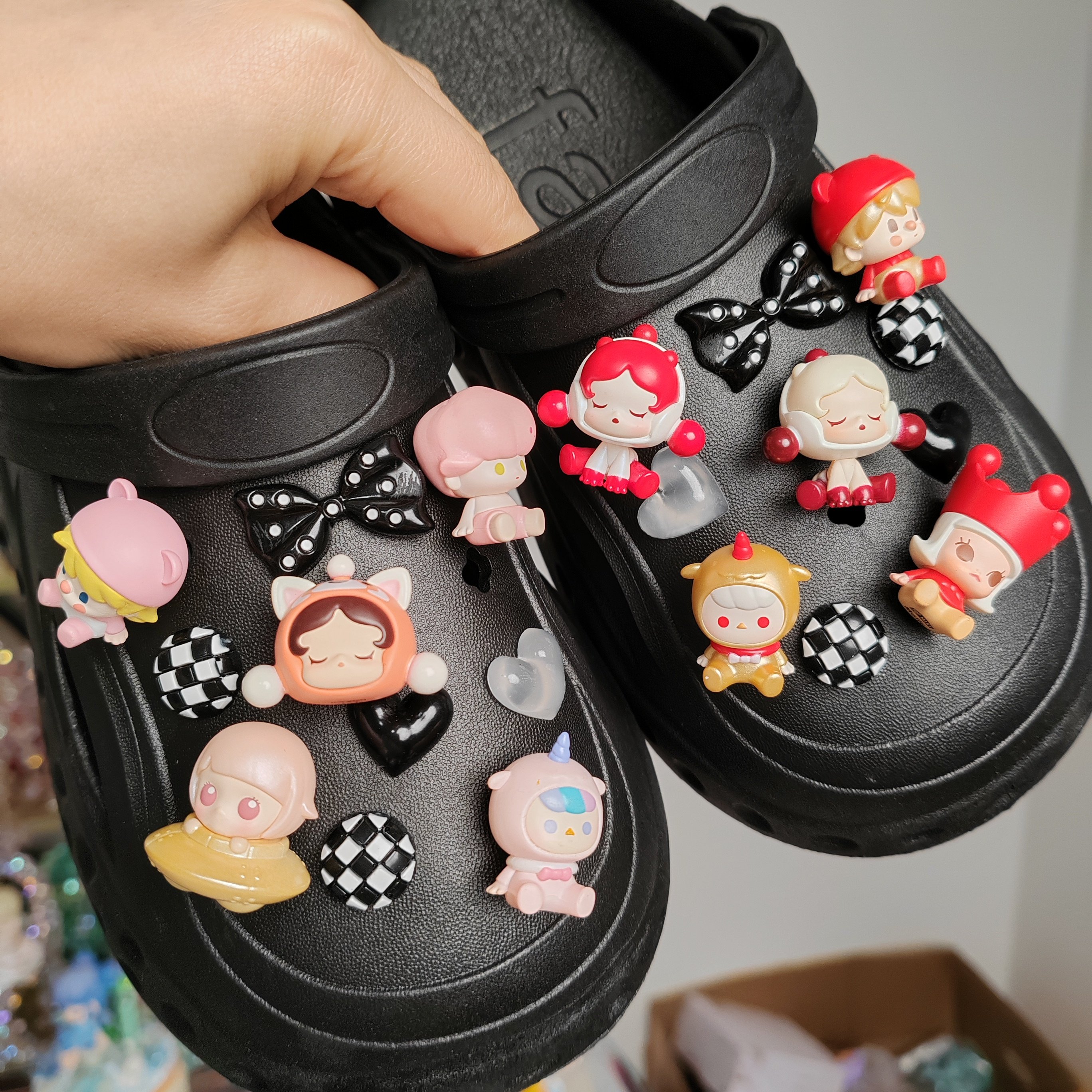 正品泡泡玛特萌粒洞洞鞋鞋扣鞋花装饰可爱百搭DIY鞋花配件时尚新