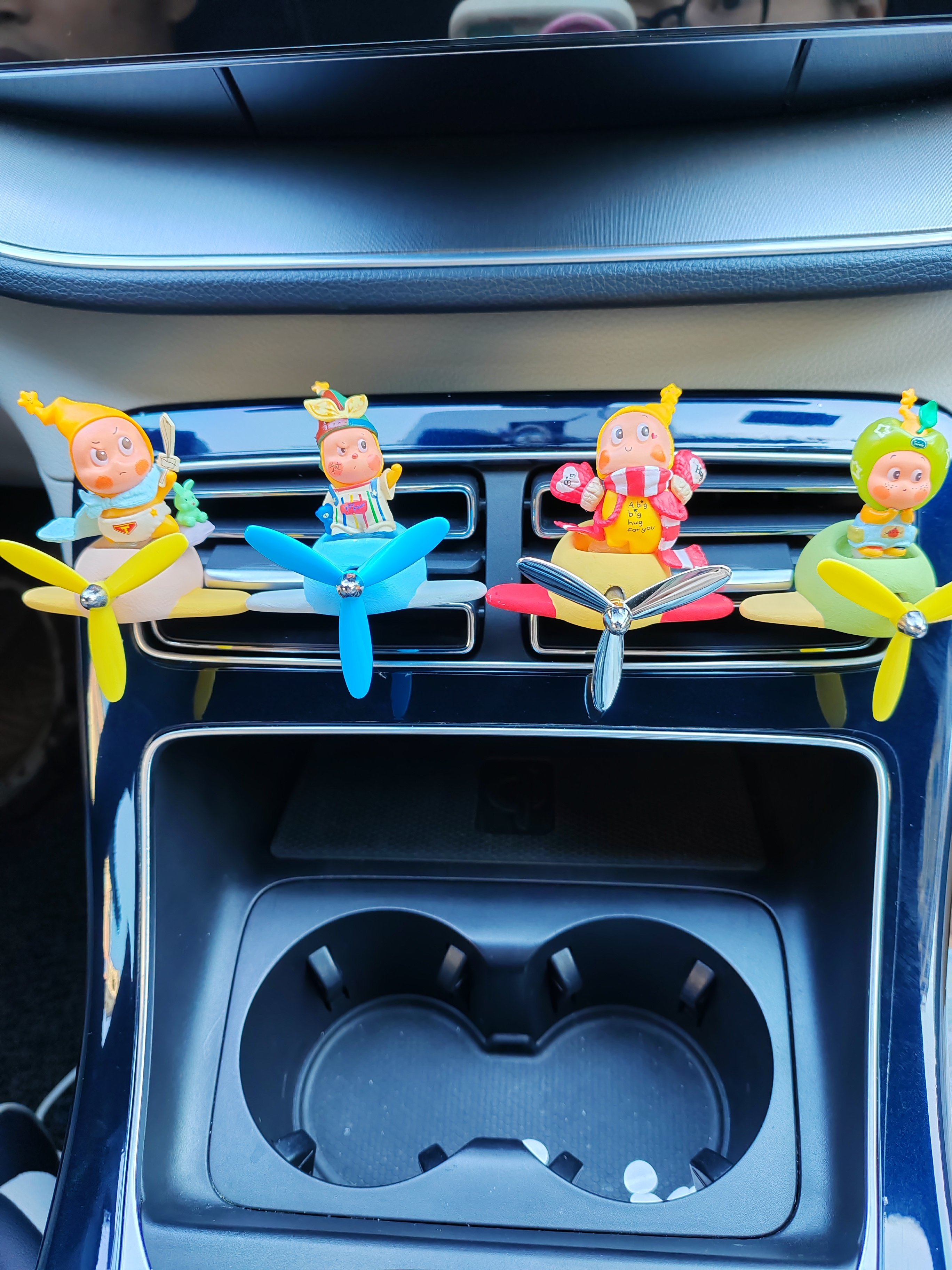 星星人二创改娃萌粒汽车出风口摆件小飞机汽车空调出风口配件装饰
