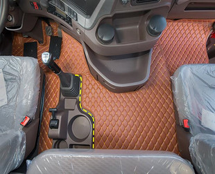 柳汽乘龙H7专用脚垫乘龙H5M7H6货车脚垫乘龙M3专车专用全包围脚垫