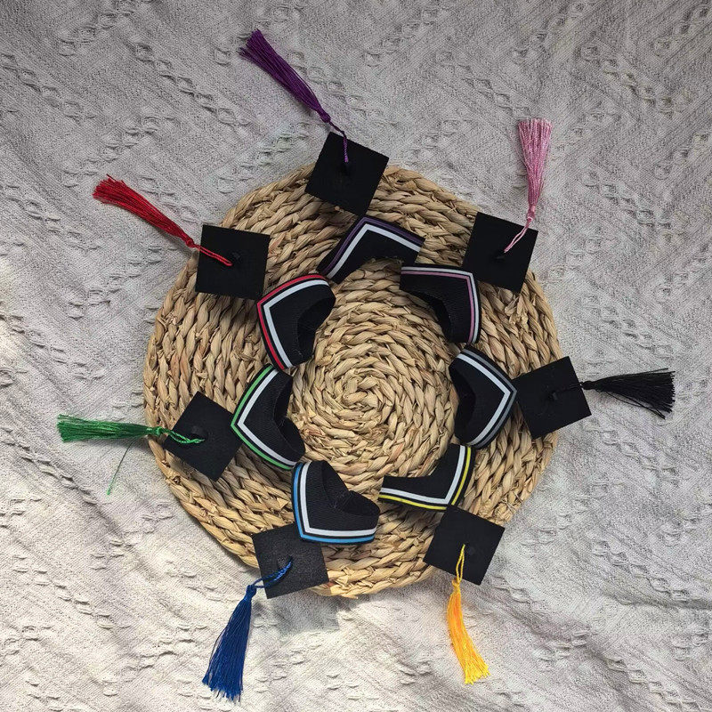 10厘米毕业公仔学士服博士帽毛绒玩具小挂件娃娃围巾帽子DIY礼物