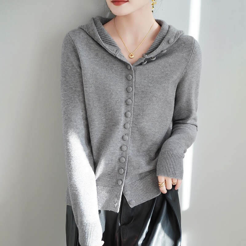 重磅加厚连帽纽扣开衫女