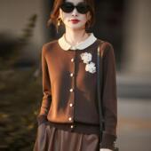 2025秋冬精纺羊毛针织开衫 女翻领小香风立体花朵外套宽松拼色毛衣