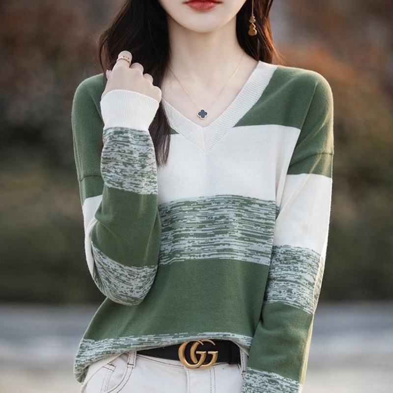 绿色条纹撞色上衣女精梳纯棉线针织V领宽松套头打底衫薄毛衣2024