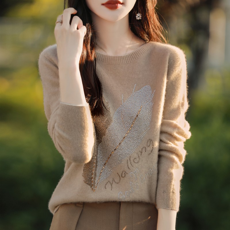 重工烫钻圆领毛衣女一线