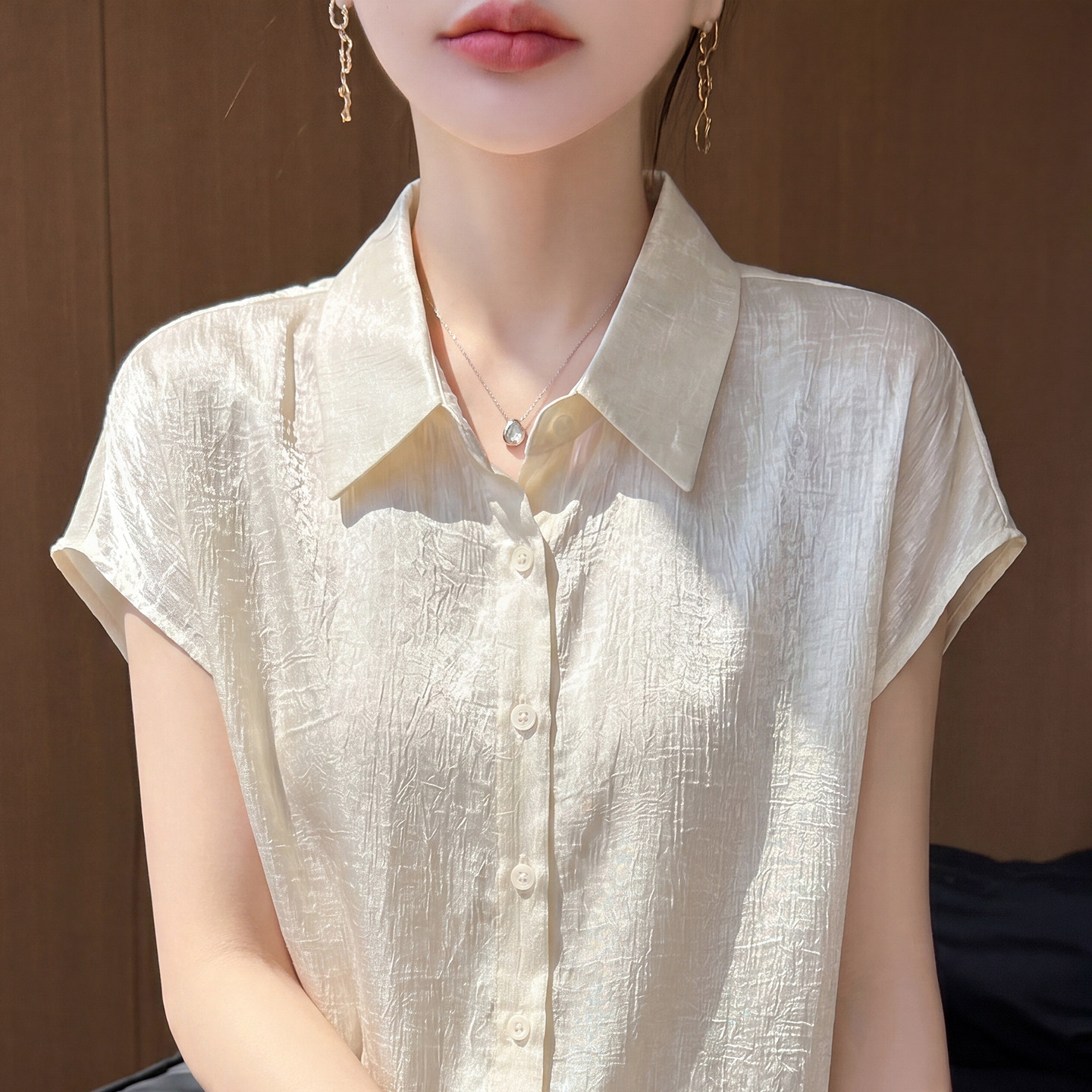 气质缎面醋酸衬衫女高级感抗皱短袖上衣夏季垂感打底绸缎通勤衬衣