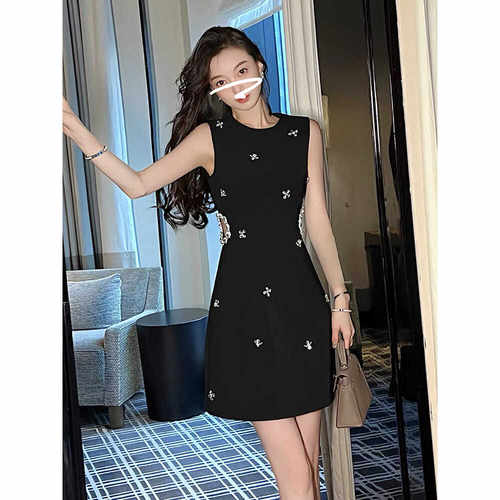 精致御姐A字裙重工订钻