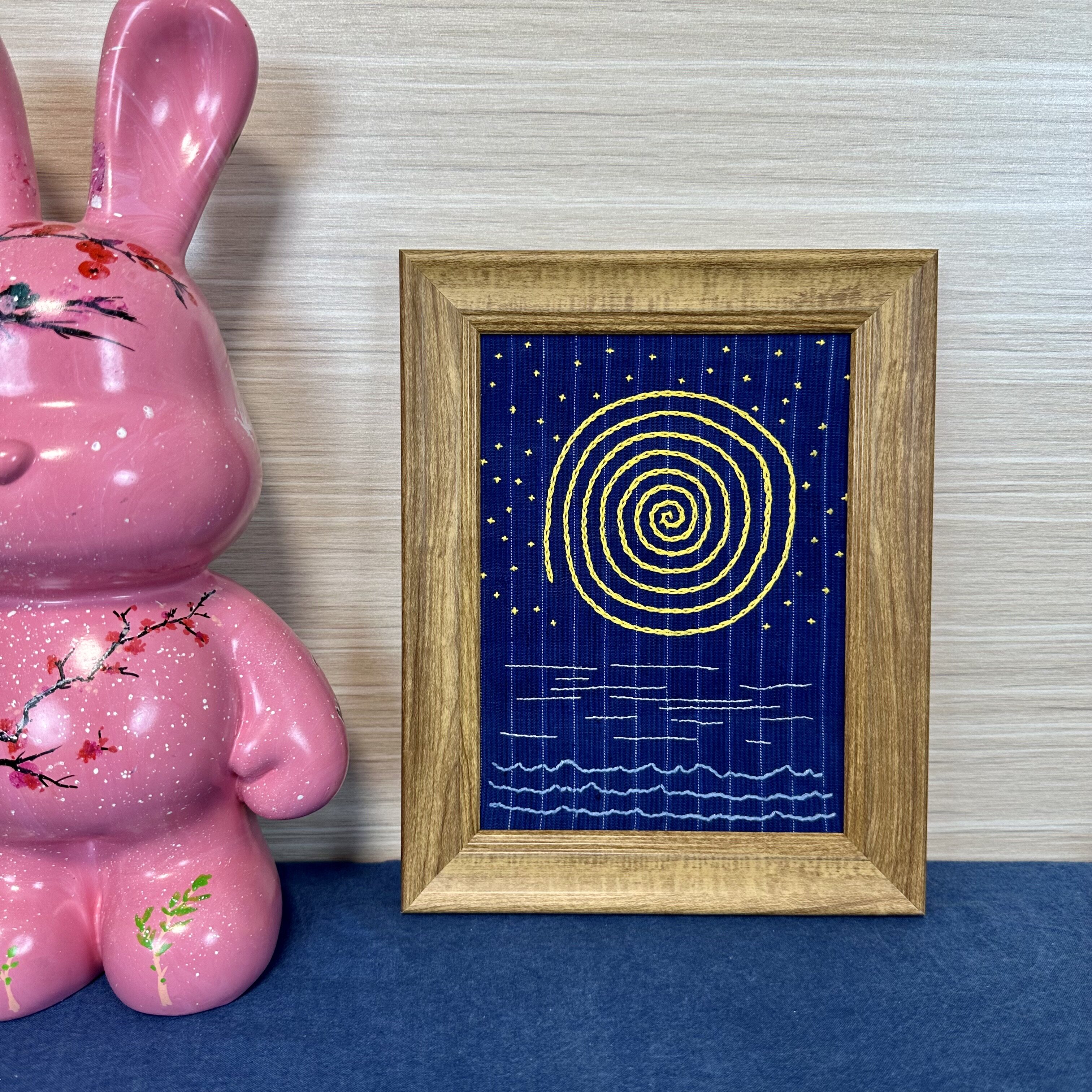 纯手工刺绣土布8寸星辰大海相框摆件家居装饰可摆可挂欧式实木