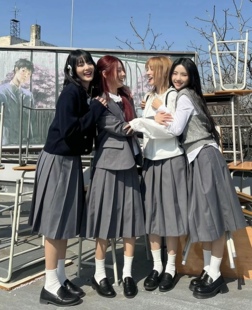 现货/(G)I-DLE同款现货CRANK 24学院风西装领带花边半裙套装外套