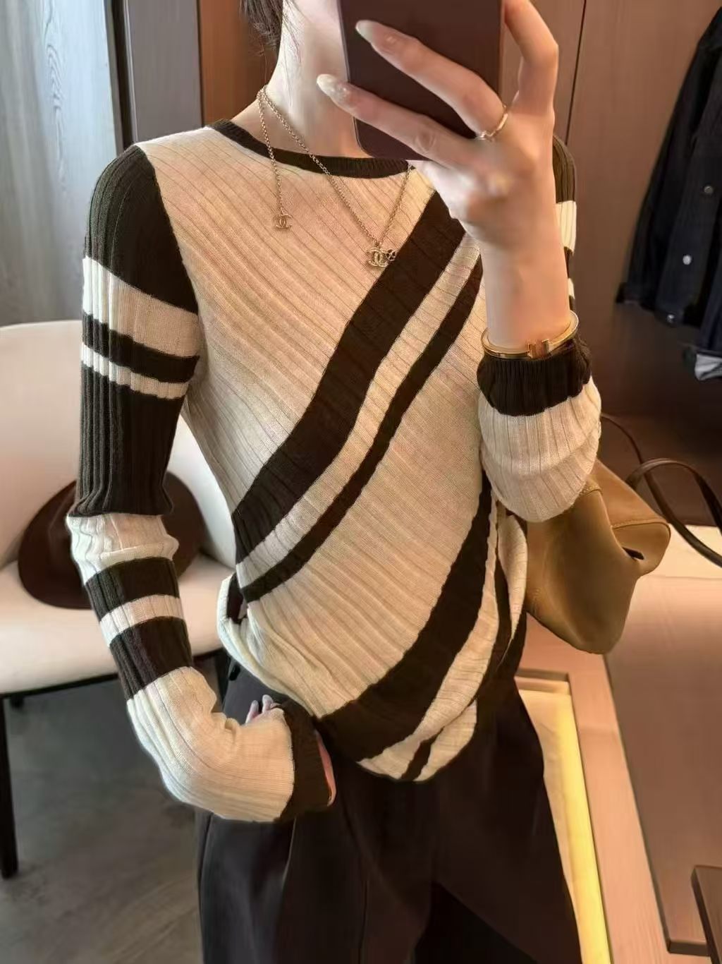 秋冬新款韩版条纹不规则蝙蝠衫宽松大码圆领针织衫气质毛衣女上衣