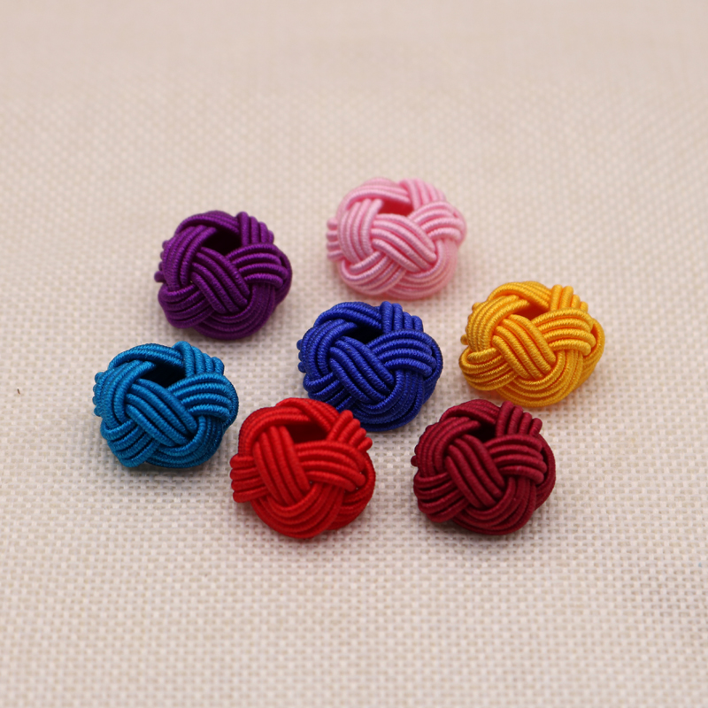 全新精品手工编织菠萝球帽纽扣结玉线编织螺纹帽流苏用大帽子