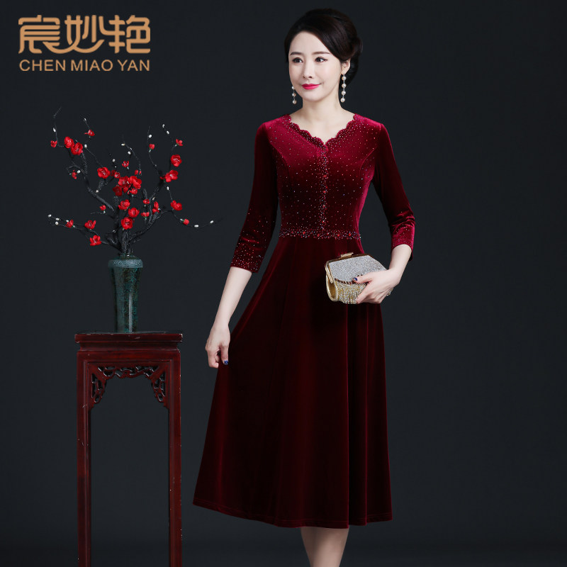 高贵优雅阔太太丝绒连衣裙