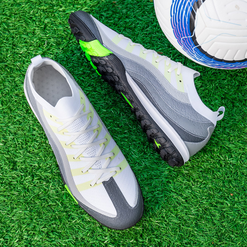 高品质足球鞋男女同款专业比赛