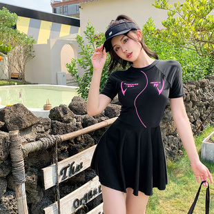 胖mm聚拢温泉泳装 平角保守遮肚大码 ins游泳衣 女连体裙式 泳衣新款