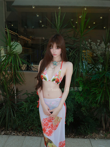 Sunset日落黄昏红白撞色热带花朵比基尼海岛度假泳衣网纱三件套