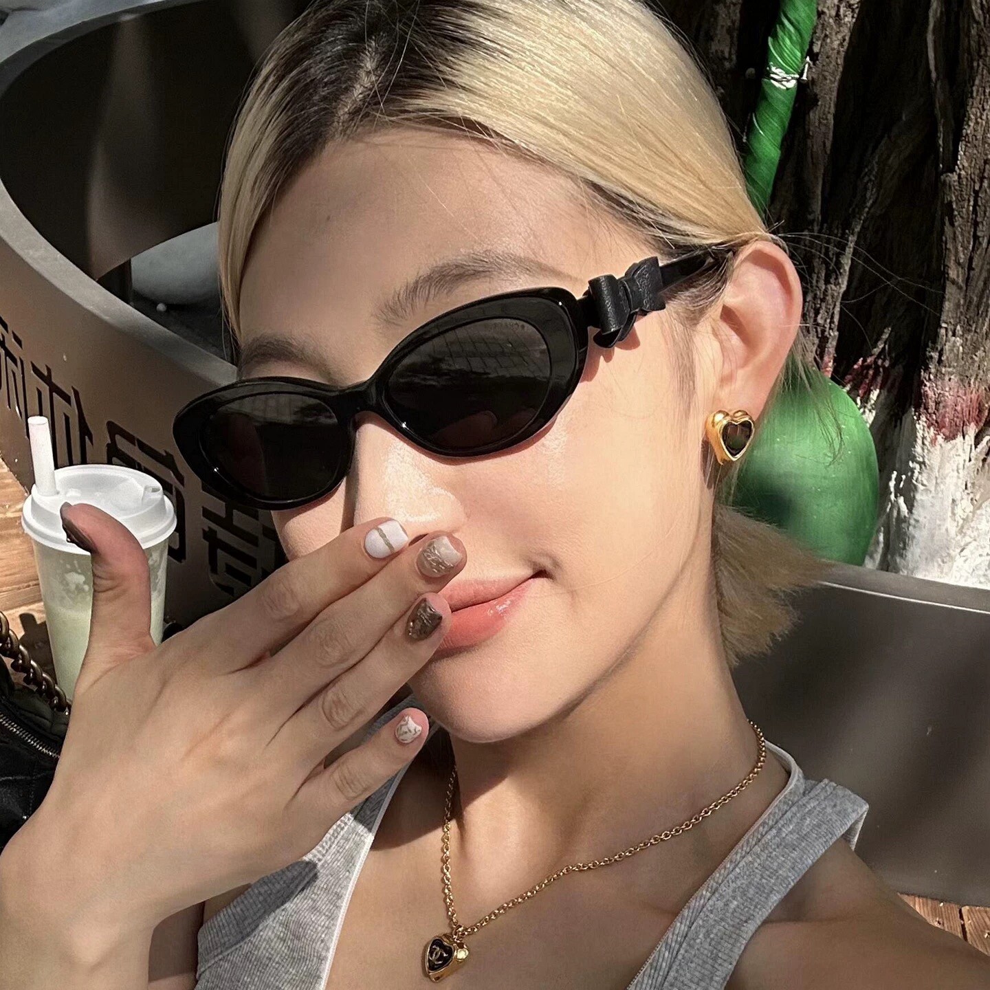 2025新款美式猫眼时髦蝴蝶结墨镜女款潮y2k辣妹秋冬季旅游太阳镜