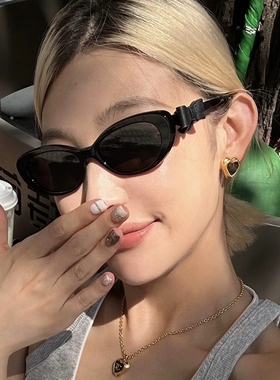 2025新款美式猫眼时髦蝴蝶结墨镜女款潮y2k辣妹秋冬季旅游太阳镜