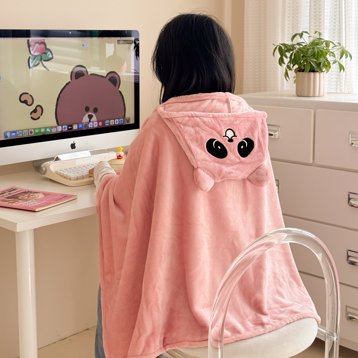 牛奶绒披肩毛毯女冬季加绒加厚披风小毯子午睡办公室盖毯连帽斗篷