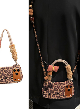 lizardhill 秋冬天豹纹kt猫适用苹果17promax手机壳女16pro新款iphone15斜挎背带毛绒挂绳14pro超好看13全包