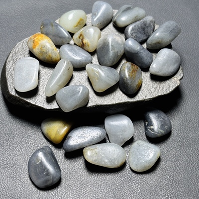 新疆和田玉青花籽料原石 天然和田玉原石 手链 新疆直发