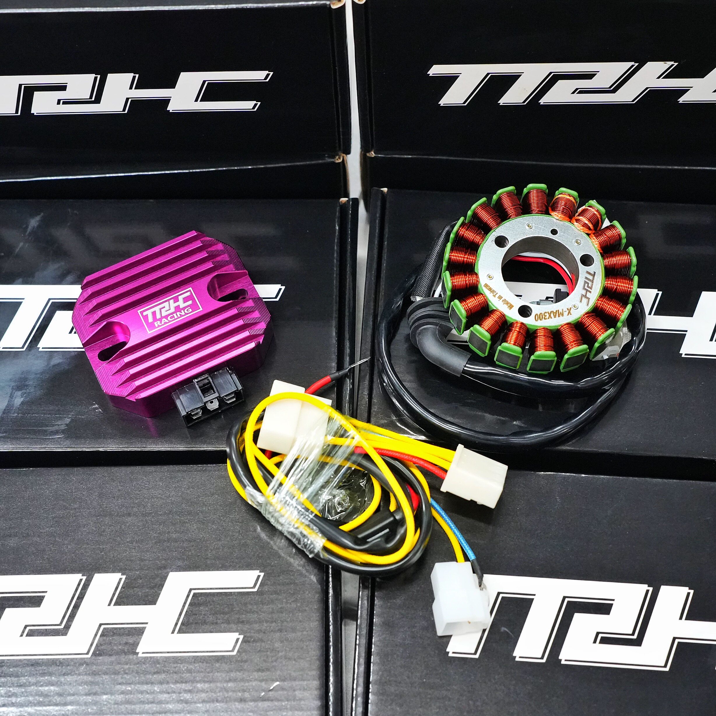 台湾TRHC 改装雅马哈XMAX300大功率发电线圈420W大功率充电整流器