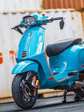Suitable for Vespa Sprint 150, Modified with Ohlins Shock Absorbers, Turn Signals, Rear Disc Brake, and Headlight