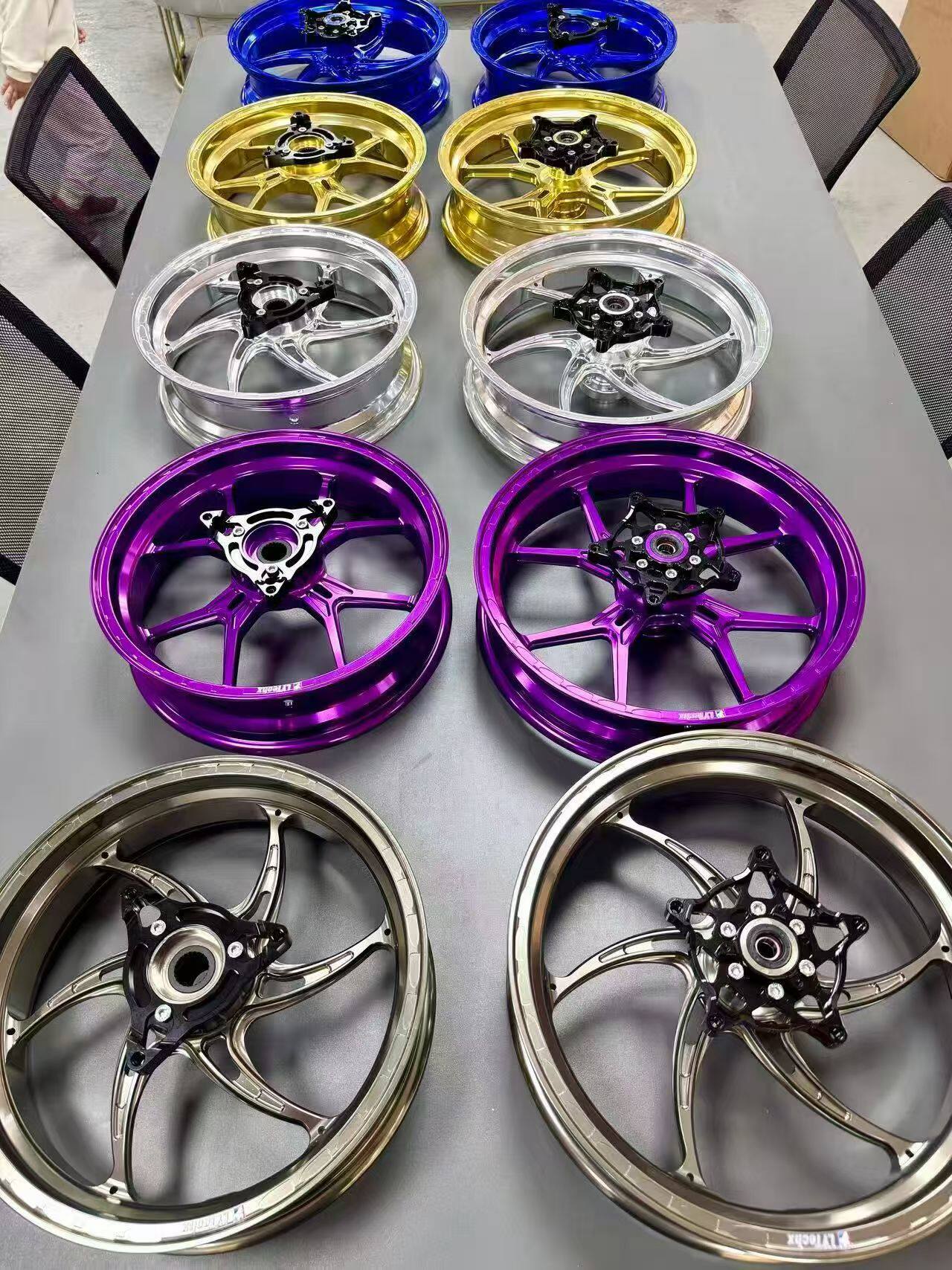 适用于雅马哈 XMAX300 改装 凌云锻造轮毂 单碟 双碟 前后轮毂