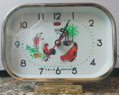 89年生产全铜机方形鸡吃米钻石牌机械闹钟
