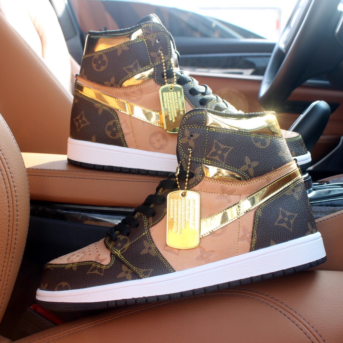 男女高帮时尚真皮旅游健身板鞋