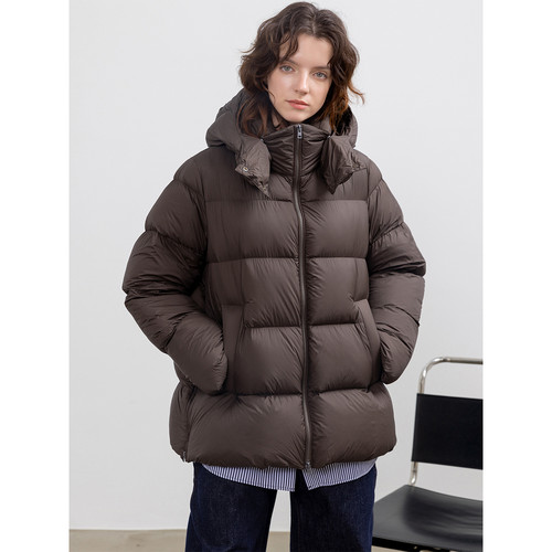 巨好看的高级感白鸭绒羽绒服女士