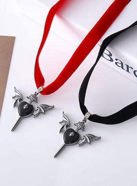 万圣节哥特风飞龙爱心圣剑吊坠女