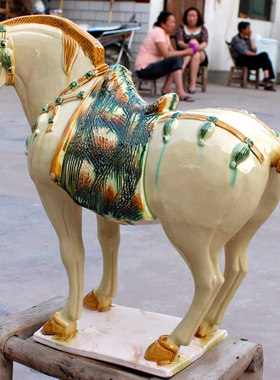 洛阳唐三彩大马高超陶瓷工艺品
