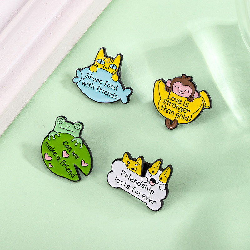 可爱猫吃鱼狗吃骨头青蛙猴子吃香蕉装饰胸针日系学生书包配饰