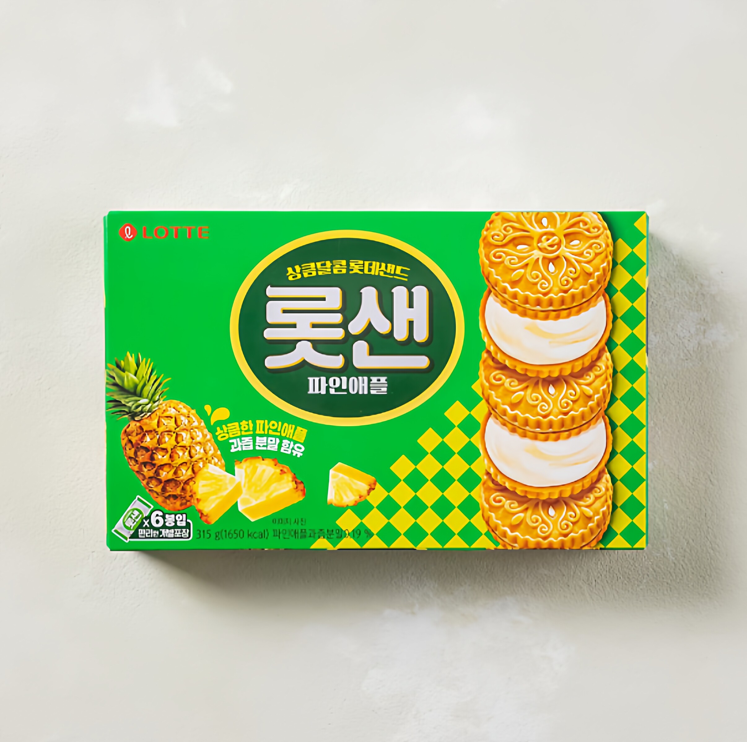 乐天夹心饼干菠萝牛奶两种口味