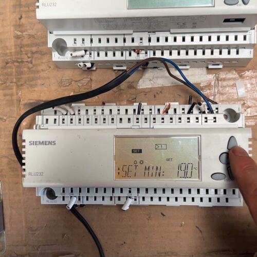 西门子通用控制器RLU232--议价商品