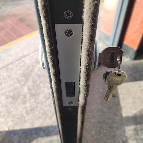 .铝合金型材门锁通用型门锁带钥匙双头锁肯德基门锁有框玻璃门地