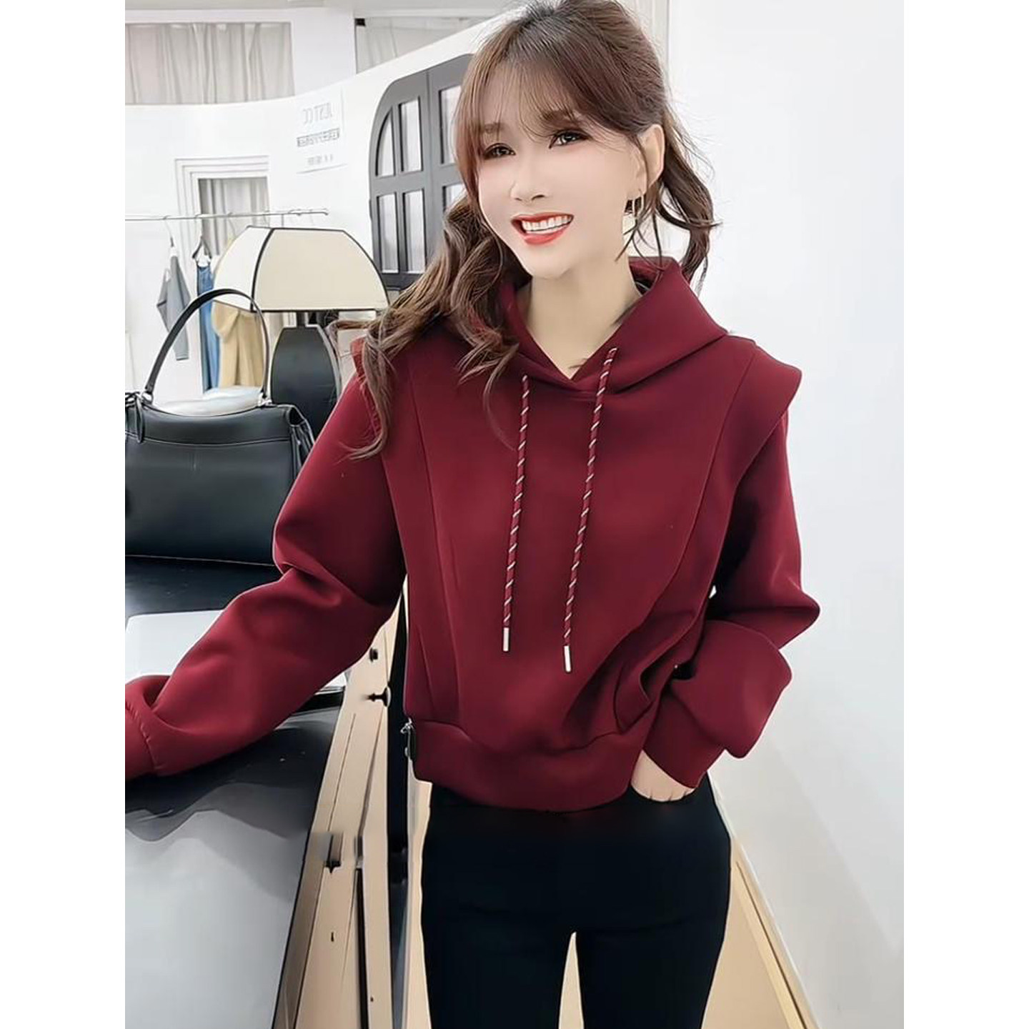 2025秋季新款洋气安哥拉红收腰修身休闲显瘦洋气连帽欧货短款卫衣,女装/女士精品,卫衣/绒衫,淘宝优惠券,粉丝福利购,淘宝优惠卷