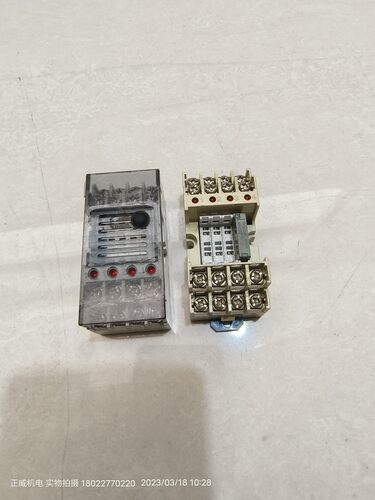 日本产继电器PA1a-24V+继电器底座AY33002 RT3S-24V