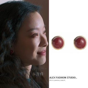 隐身 耳钉复古优雅港风圆形红色氛围感耳饰 名字任小名倪妮同款