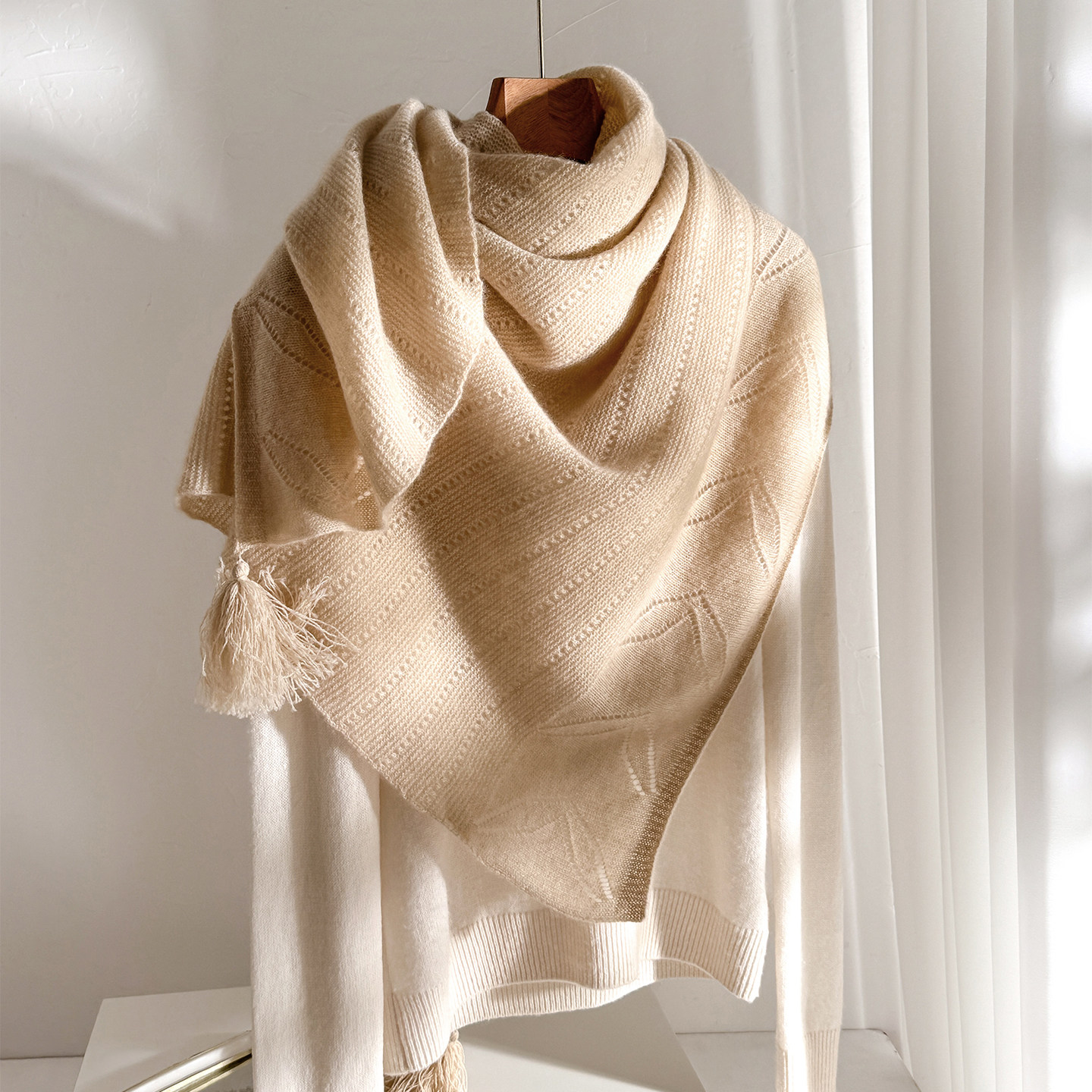 纯山羊绒围巾高端冬季方巾 100三角毛线织披肩女士大牌轻奢高级感