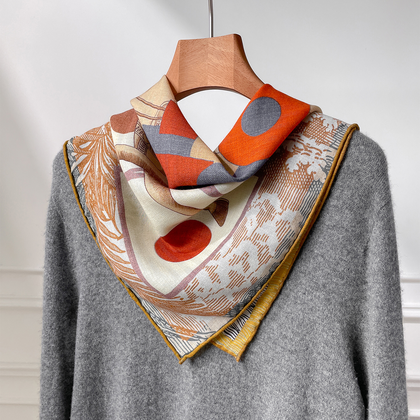 真丝羊毛丝巾女2025新款秋季冬系脖子高级感三角羊绒围巾小方巾70