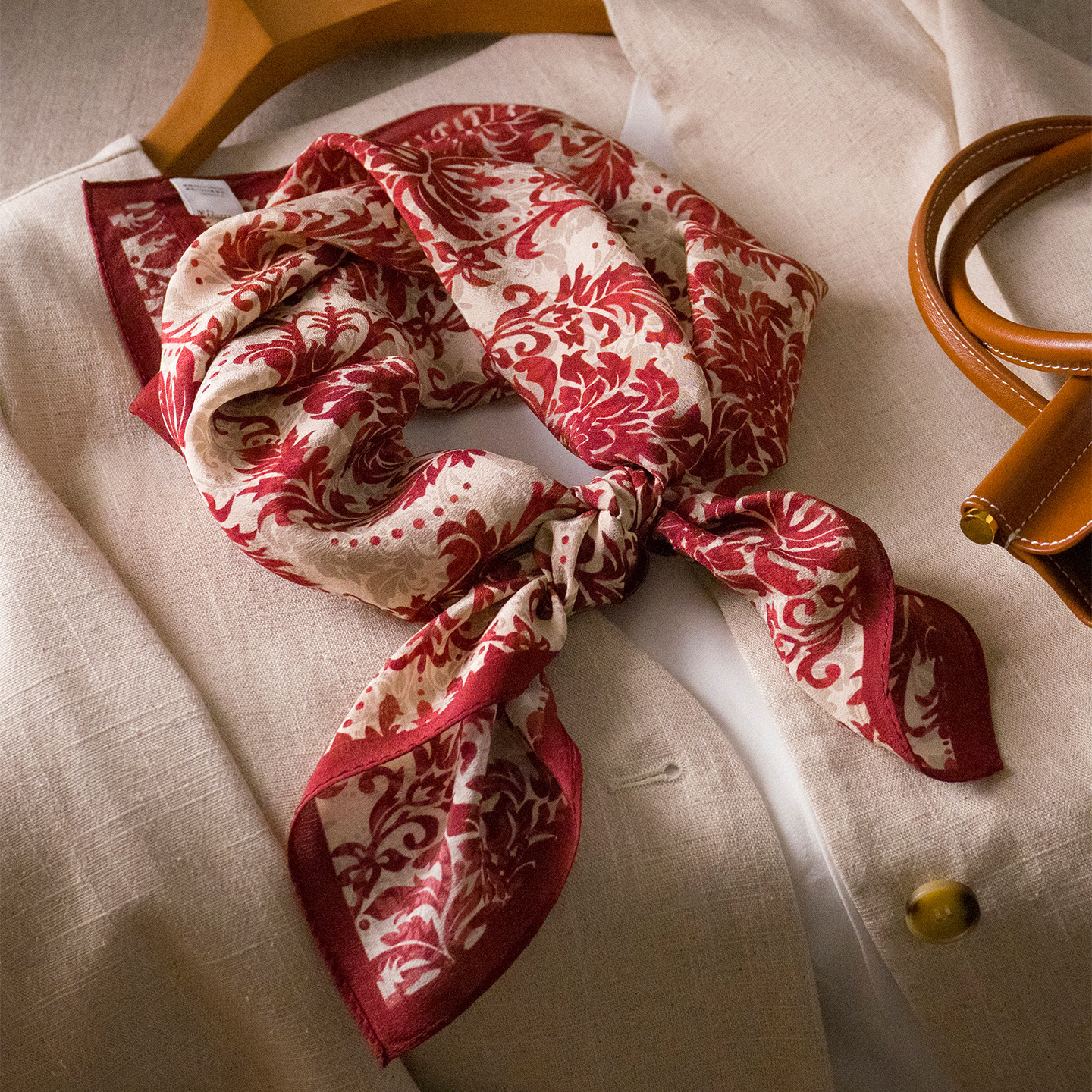 红色真丝丝巾小方巾女2025新款秋冬系脖子高级感护颈精致围巾女士