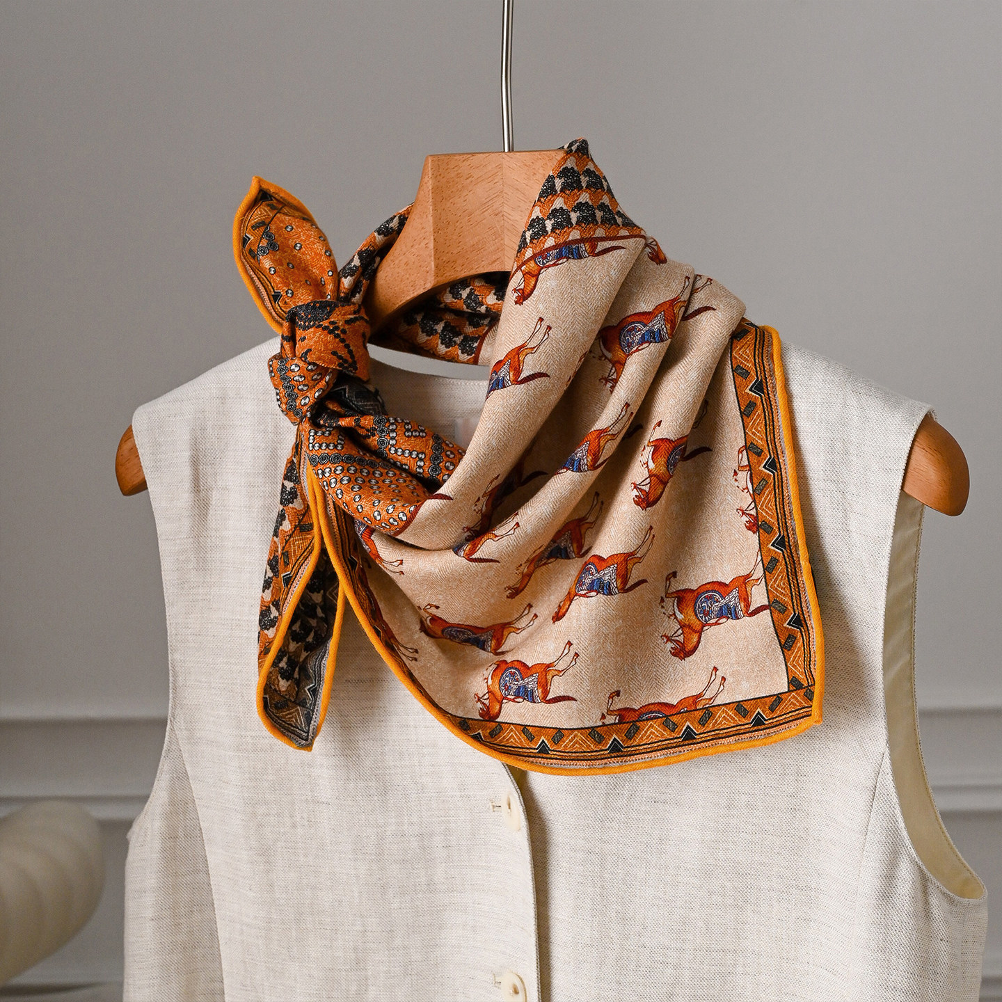 橘色真丝羊毛丝巾小方巾女士秋冬季马羊绒围巾高端轻奢大牌高级感