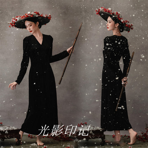 新中式黑色V领收腰长裙摄影服